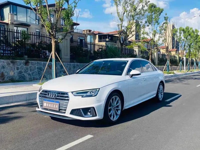 Audi A4L 2018 30th Anniversary Edition 40 TFSI Fashion Model — миниатюра 1