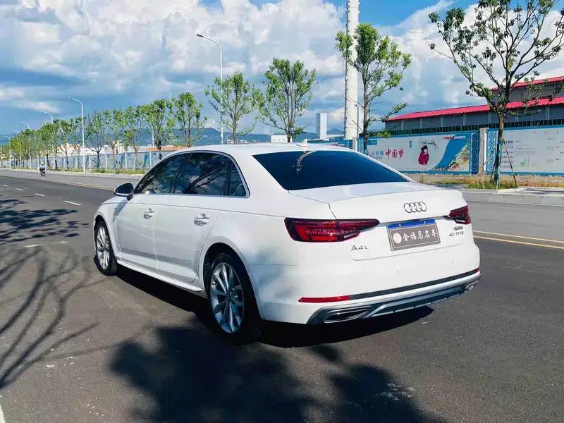 Audi A4L 2018 30th Anniversary Edition 40 TFSI Fashion Model — миниатюра 4