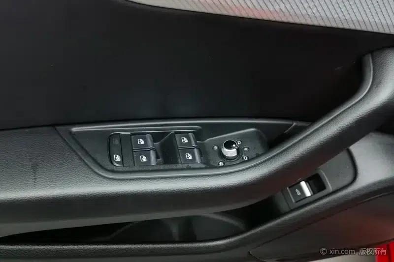 Audi A4L 2017 Plus 40 TFSI Fashion Edition — миниатюра 22