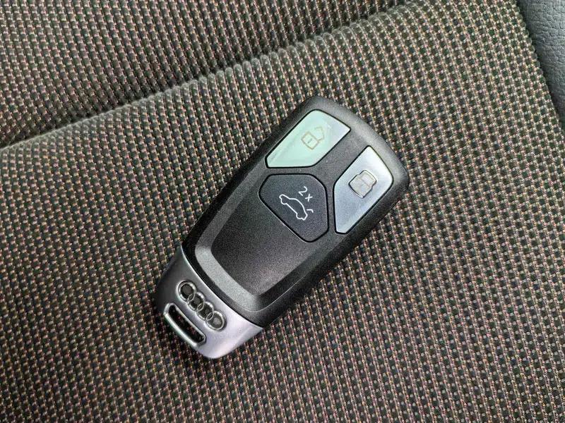 Audi A4L 2022 40 TFSI Fashion Elegance — миниатюра 11