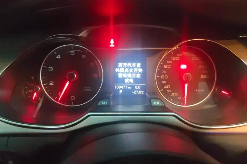 Audi A4L 2013 35 TFSI Automatic Comfort — миниатюра 14