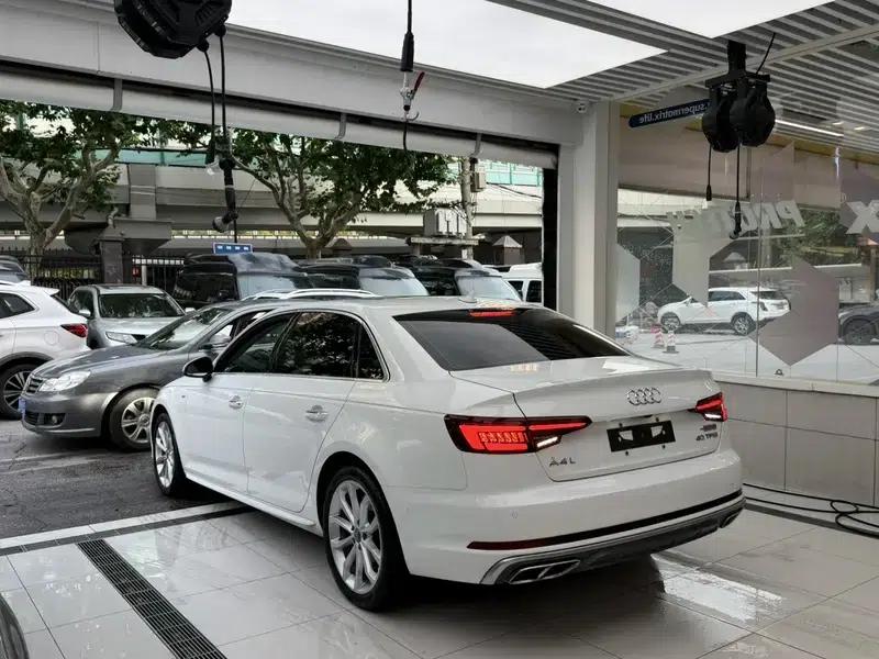 Audi A4L 2018 30th Anniversary Edition 40 TFSI Fashion Model — миниатюра 4
