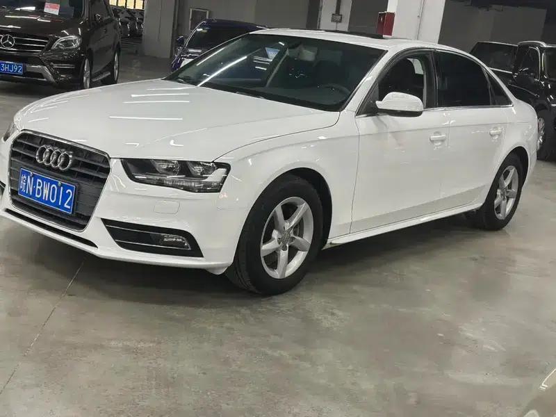 Audi A4L 2013 30 TFSI Automatic Comfort — миниатюра 1