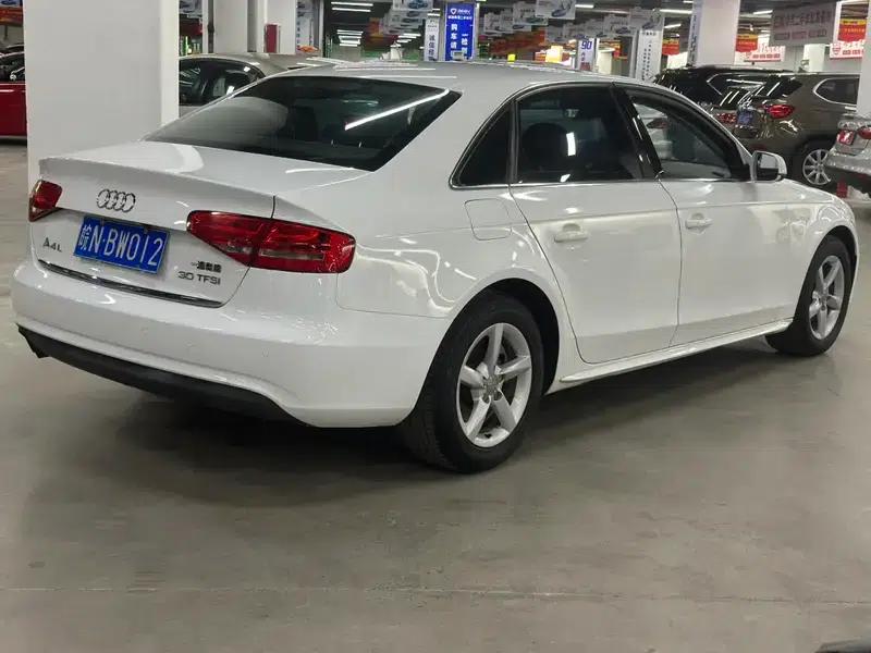 Audi A4L 2013 30 TFSI Automatic Comfort — миниатюра 4