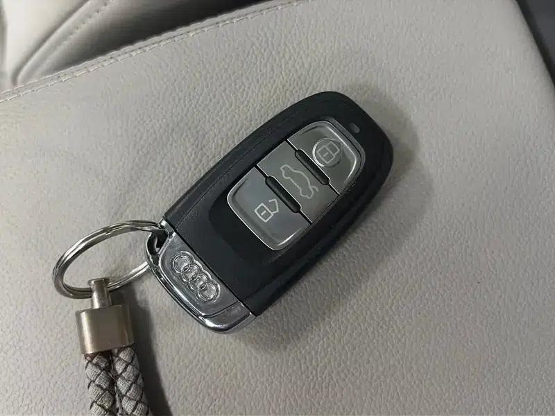 Audi A4L 2011 2.0 TFSI Technology Edition — миниатюра 11
