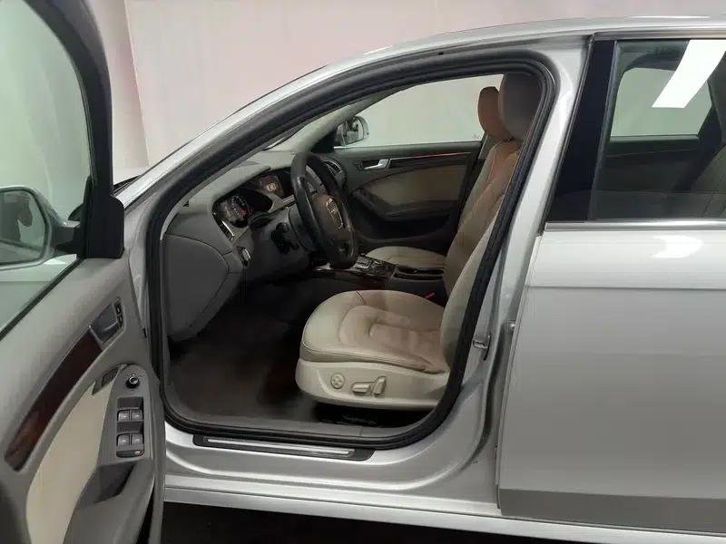 Audi A4L 2011 2.0 TFSI Technology Edition — миниатюра 17