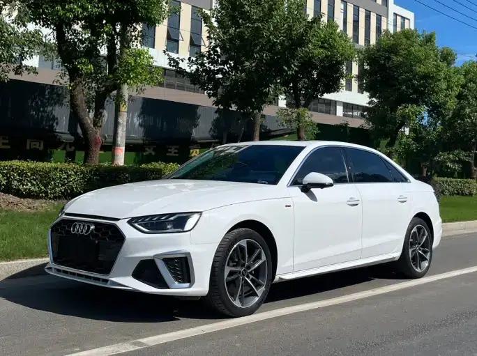 Audi A4L 2023 40 TFSI Fashion Dynamic Edition — миниатюра 1