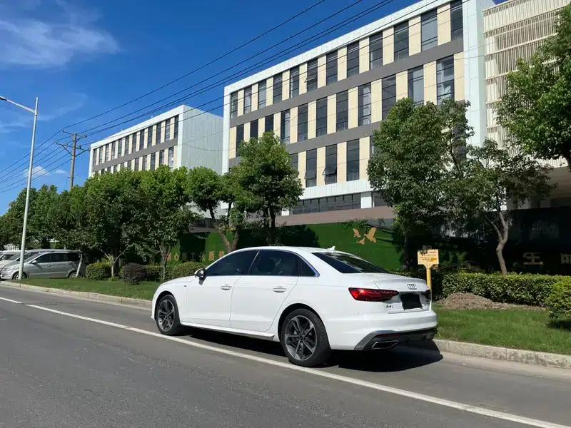 Audi A4L 2023 40 TFSI Fashion Dynamic Edition — миниатюра 4