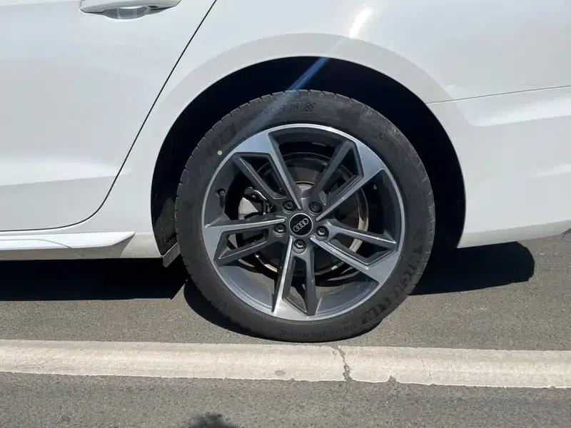 Audi A4L 2023 40 TFSI Fashion Dynamic Edition — миниатюра 6