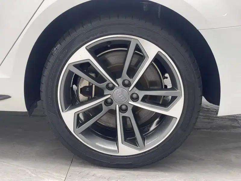 Audi A4L 2017 Plus 45 TFSI quattro Sport — миниатюра 9
