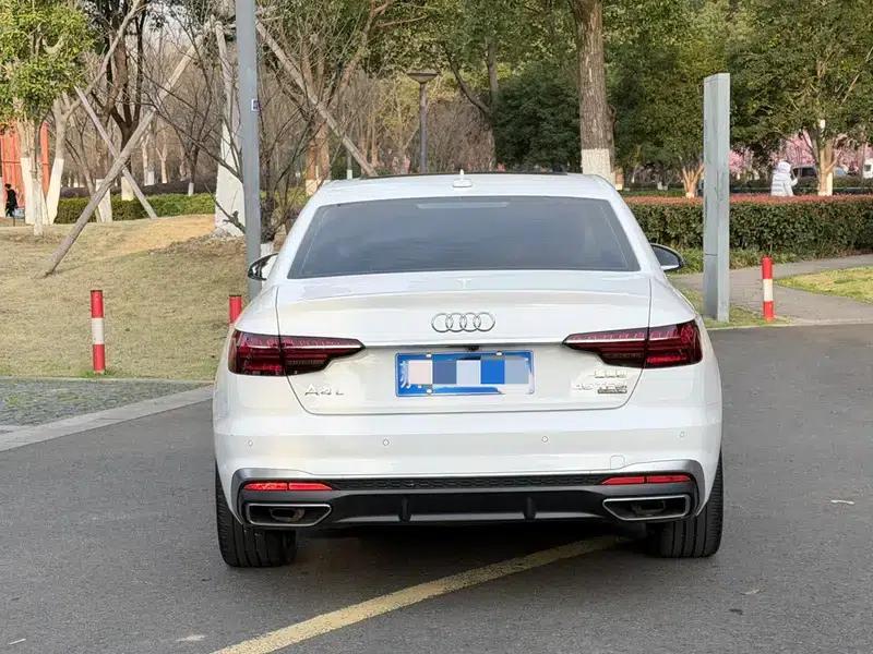 Audi A4L 2022 40 TFSI Fashion Dynamic Edition — миниатюра 6