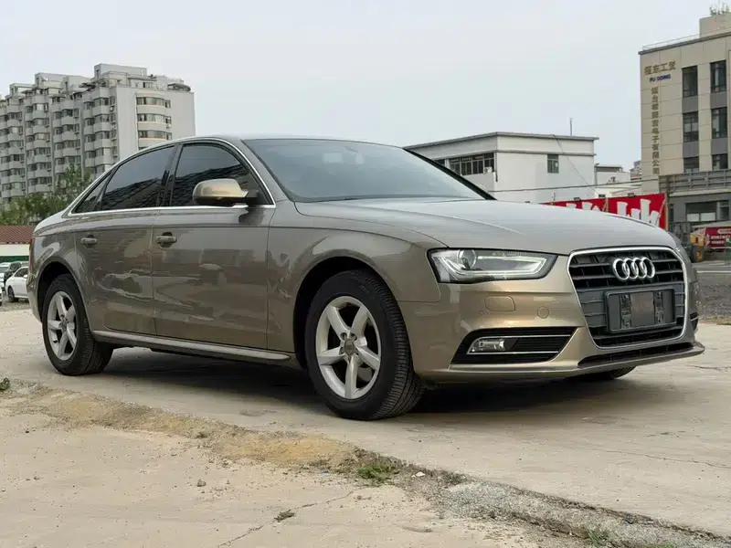Audi A4L 2013 35 TFSI Automatic Standard Edition — миниатюра 2