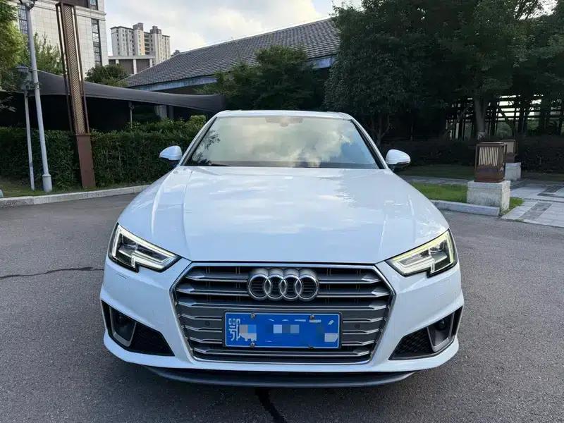 Audi A4L 2018 30th Anniversary Edition 40 TFSI Fashion Model — миниатюра 2
