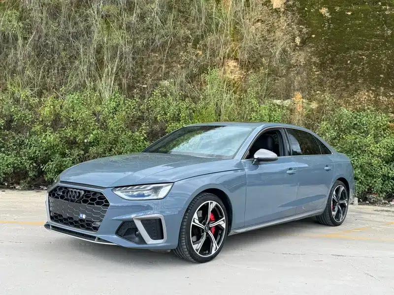 Audi A4L 2022 40 TFSI quattro RS Package (Sports Edition) — миниатюра 1
