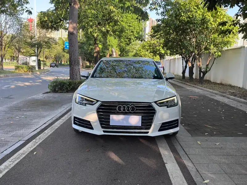 Audi A4L 2017 Plus 45 TFSI quattro Fashion Edition — миниатюра 2