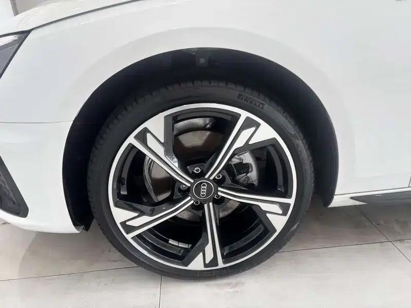 Audi A4L 2025 2 Million Unit Enjoyment Edition 40 TFSI Luxury Dynamic B&O Starry Night Edition — миниатюра 17