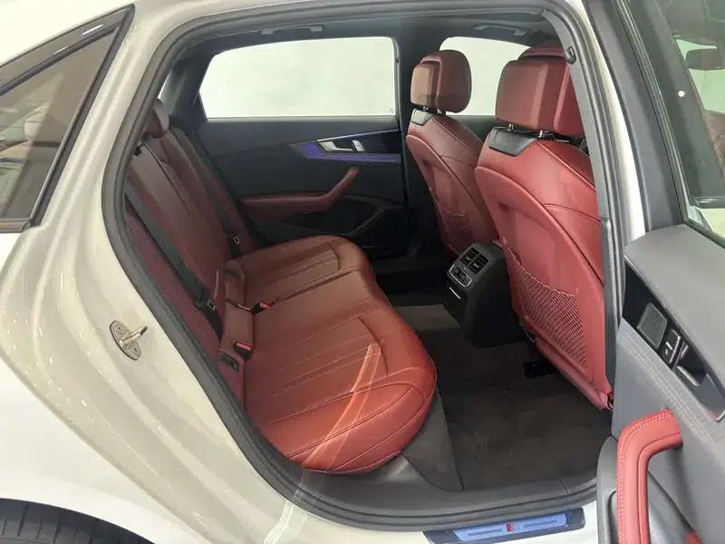 Audi A4L 2025 2 Million Unit Enjoyment Edition 40 TFSI Luxury Dynamic B&O Starry Night Edition — миниатюра 28