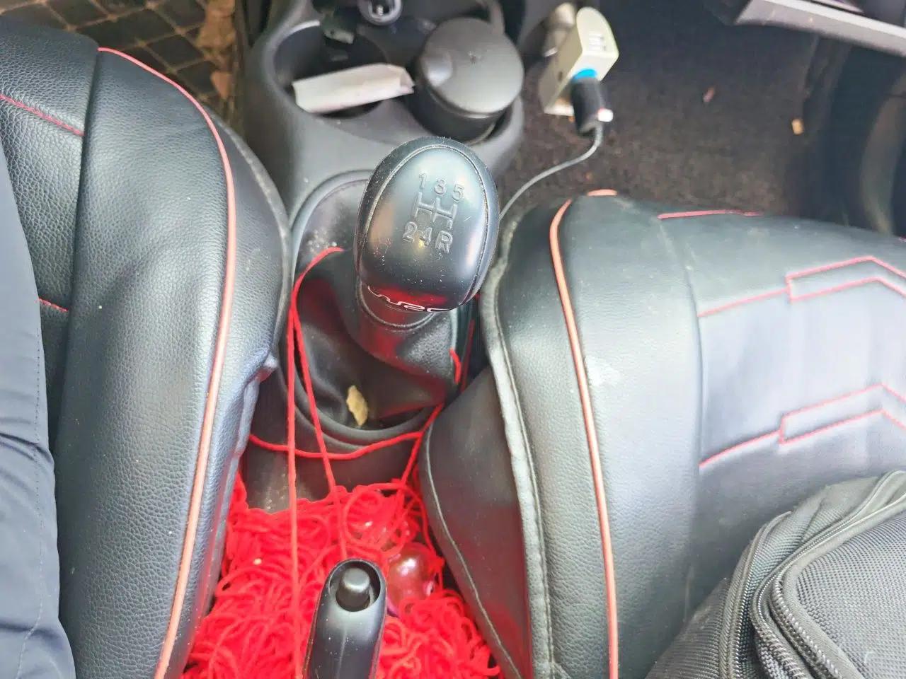 Nissan Sunny 2011 1.5XE Manual Comfort Edition — миниатюра 14