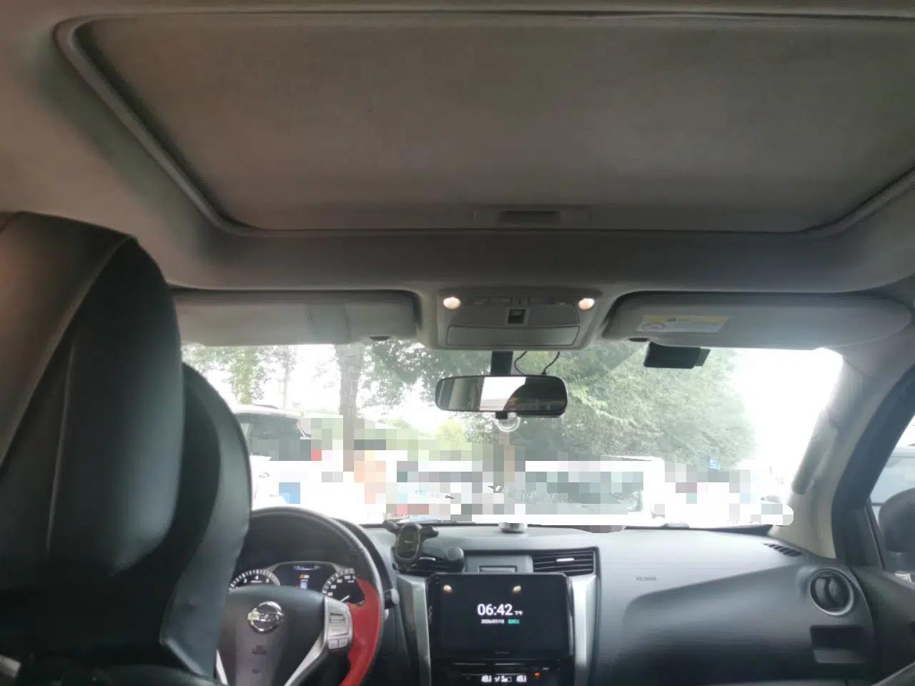 Nissan Terra 2020 2.5L XL Upper 4WD Automatic Four-Wheel Drive Luxury Edition — миниатюра 18