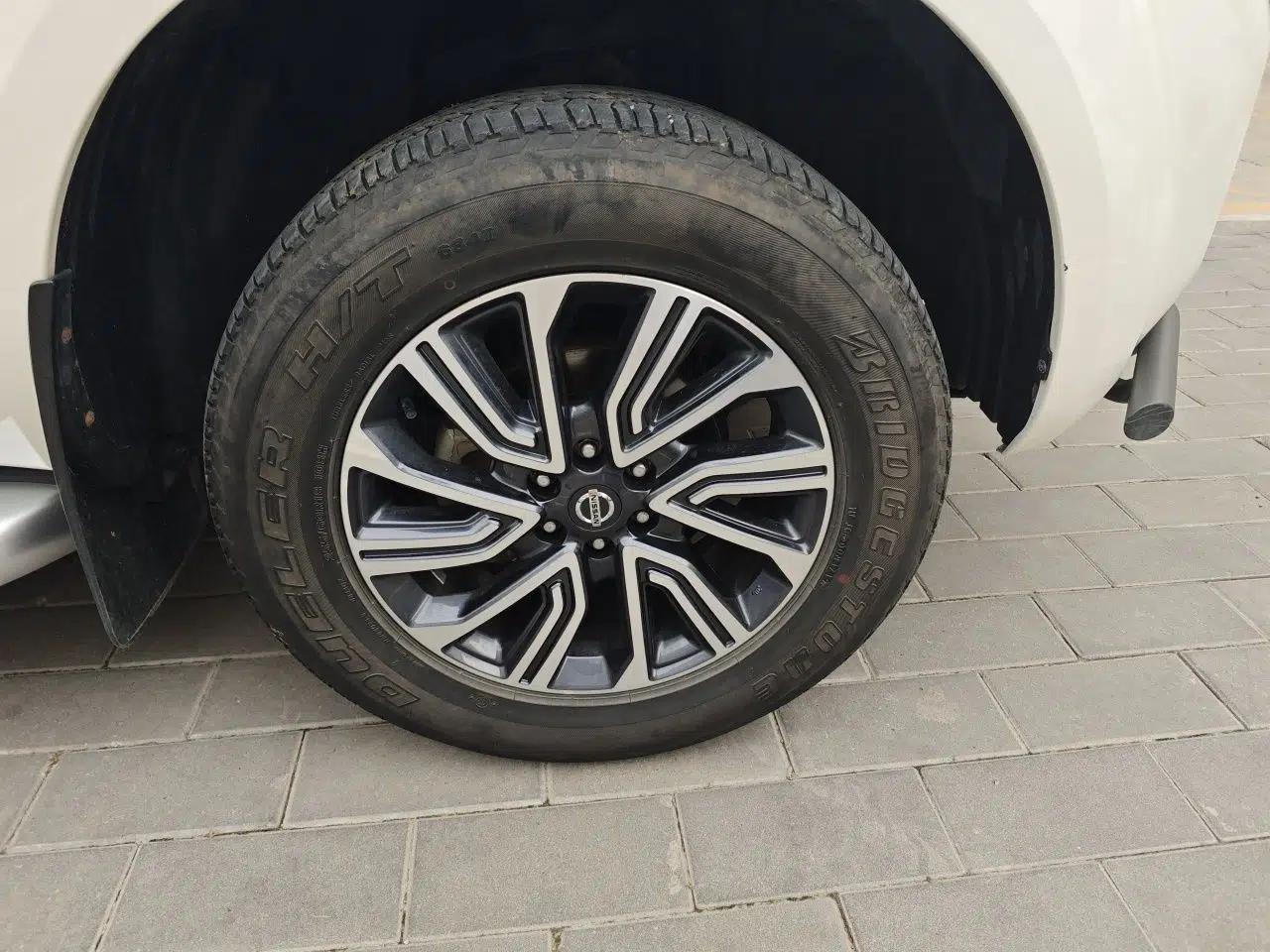 Nissan Terra 2020 2.5L XL Upper 4WD Automatic Four-Wheel Drive Luxury Edition — миниатюра 8