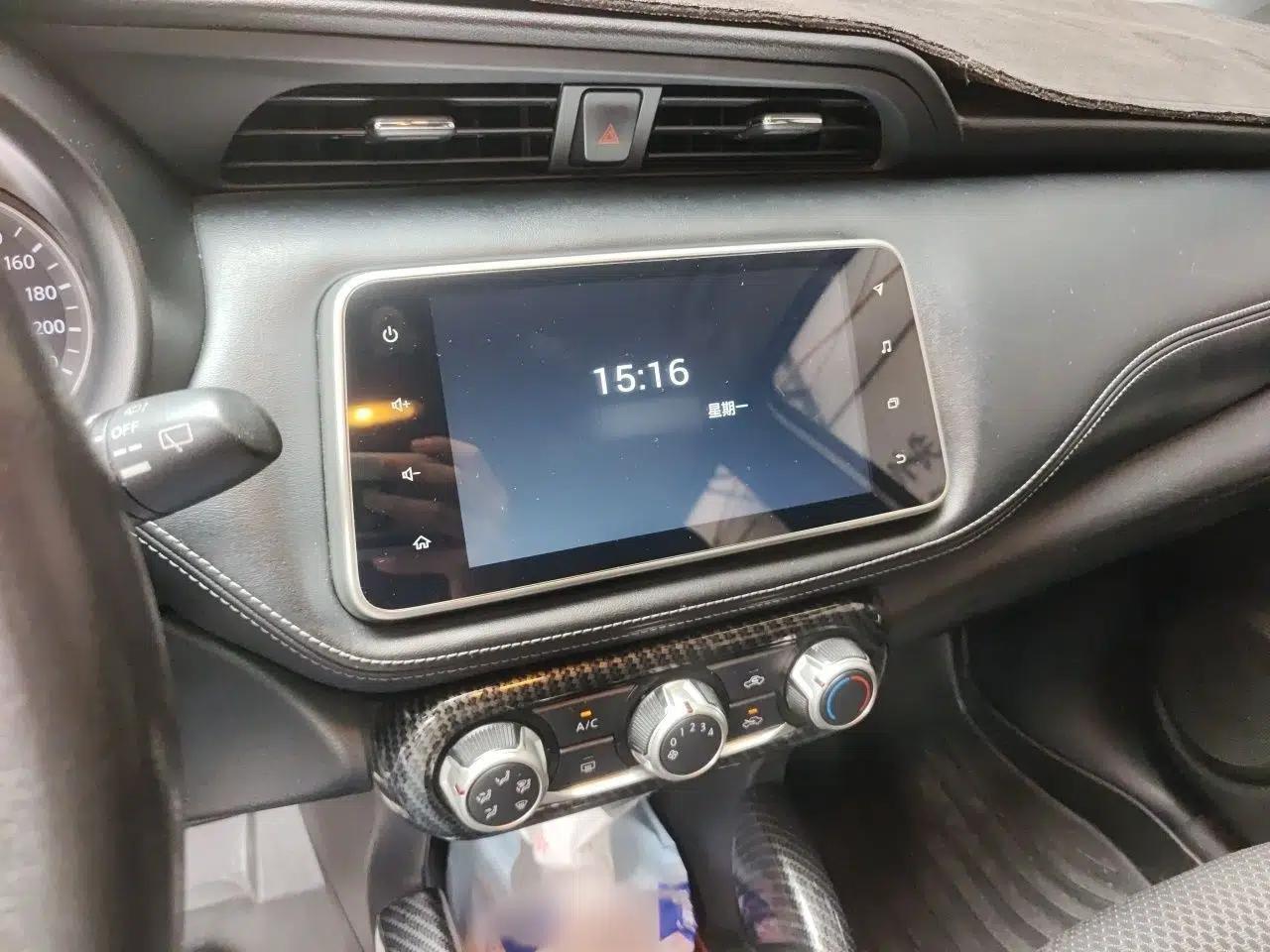 Nissan Kicks 2018 1.5L CVT Smart Connect Luxury Edition — миниатюра 12