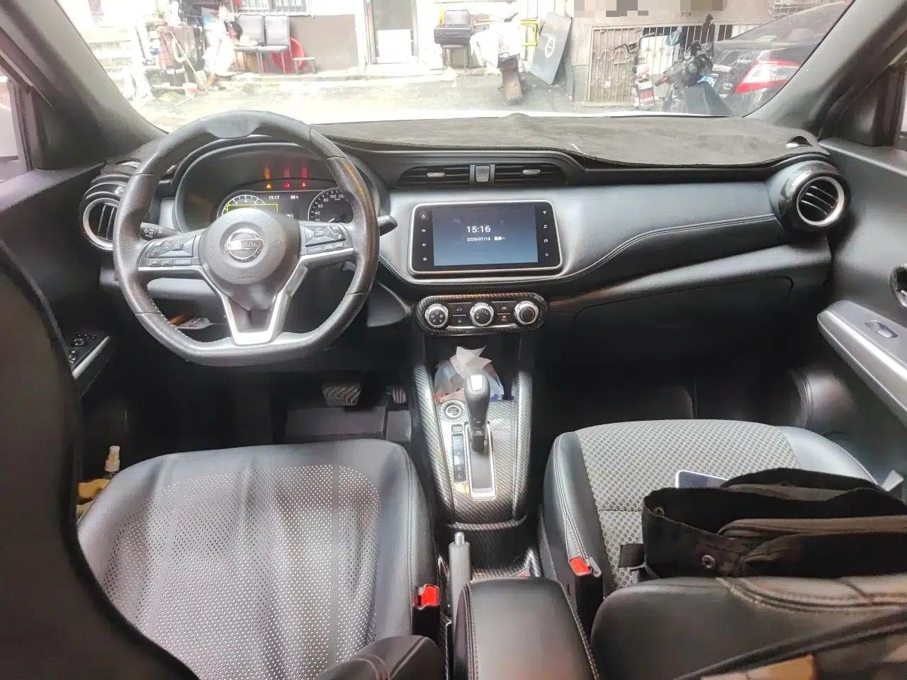 Nissan Kicks 2018 1.5L CVT Smart Connect Luxury Edition — миниатюра 18