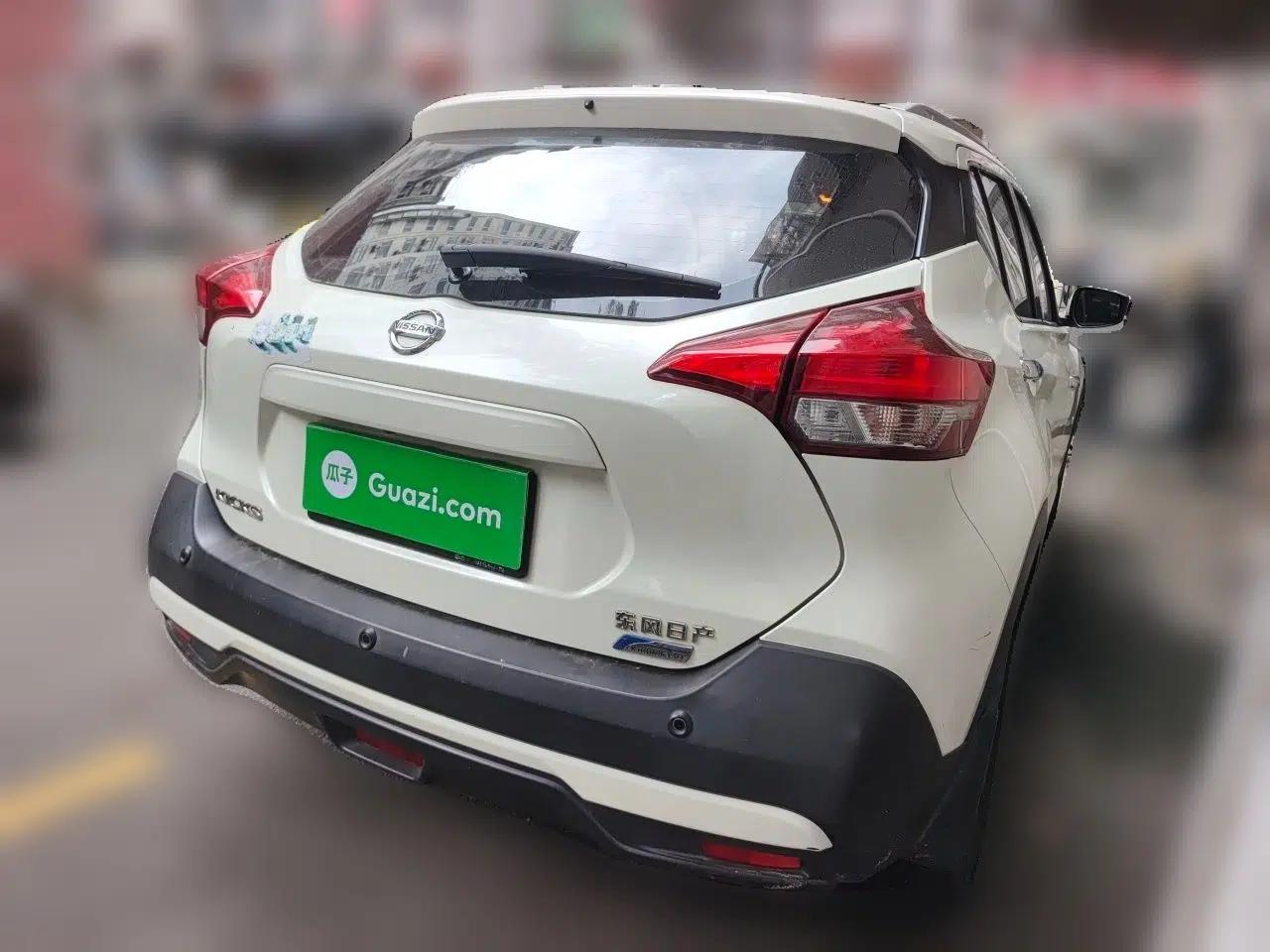 Nissan Kicks 2018 1.5L CVT Smart Connect Luxury Edition — миниатюра 6