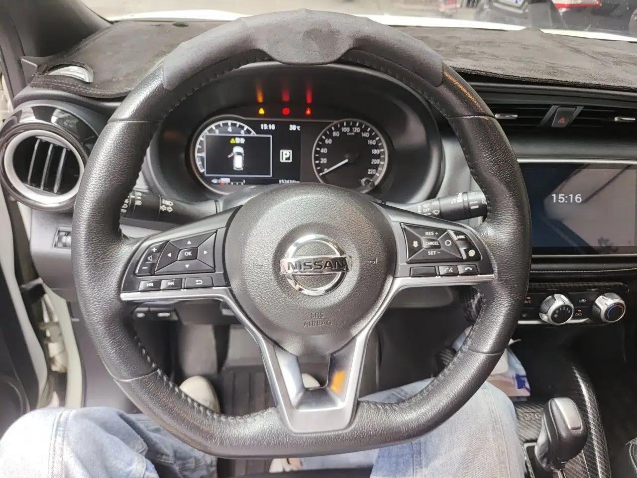 Nissan Kicks 2018 1.5L CVT Smart Connect Luxury Edition — миниатюра 9