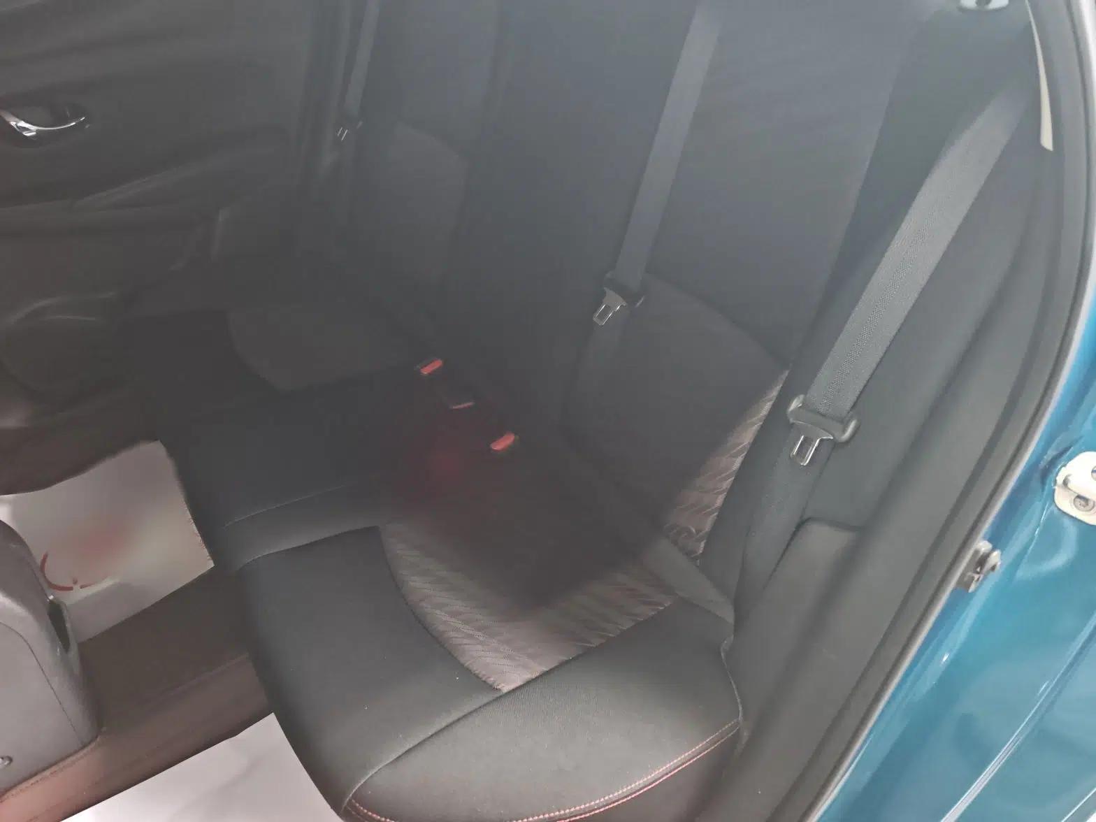Nissan Lannia 2016 1.6L CVT Cool Edition — миниатюра 12