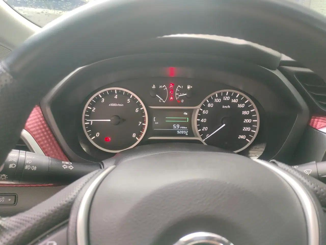 Nissan Lannia 2018 1.6L Manual Cool Trendy Sound Edition — миниатюра 11
