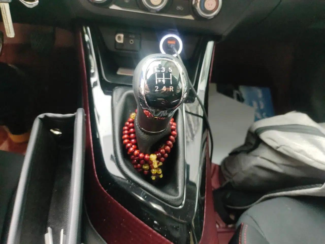 Nissan Lannia 2018 1.6L Manual Cool Trendy Sound Edition — миниатюра 14