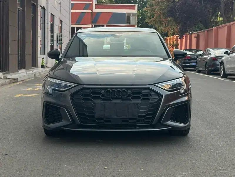 Audi A3 2023 Facelift Sportback 35 TFSI Fashion Sporty Model — миниатюра 2