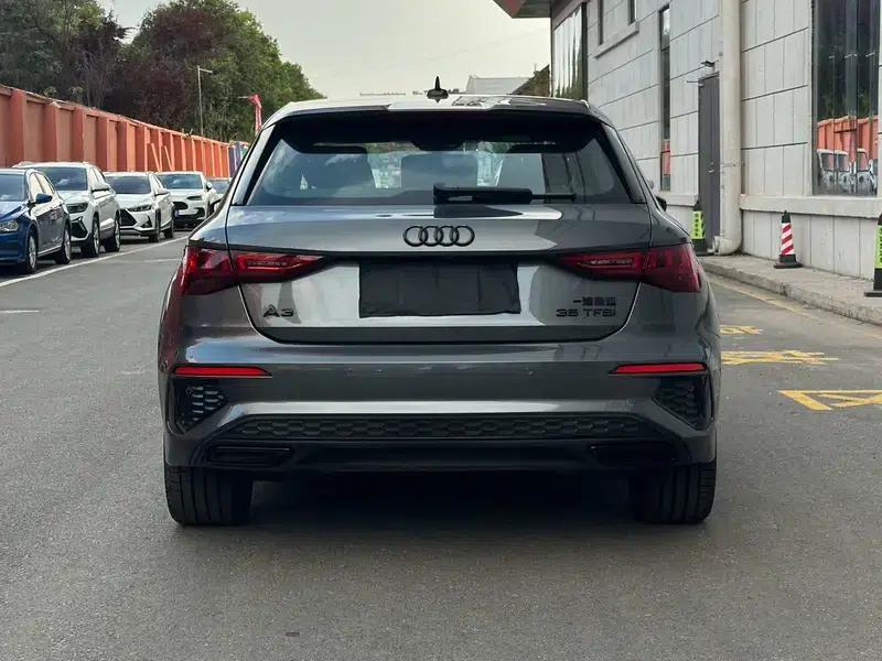 Audi A3 2023 Facelift Sportback 35 TFSI Fashion Sporty Model — миниатюра 3