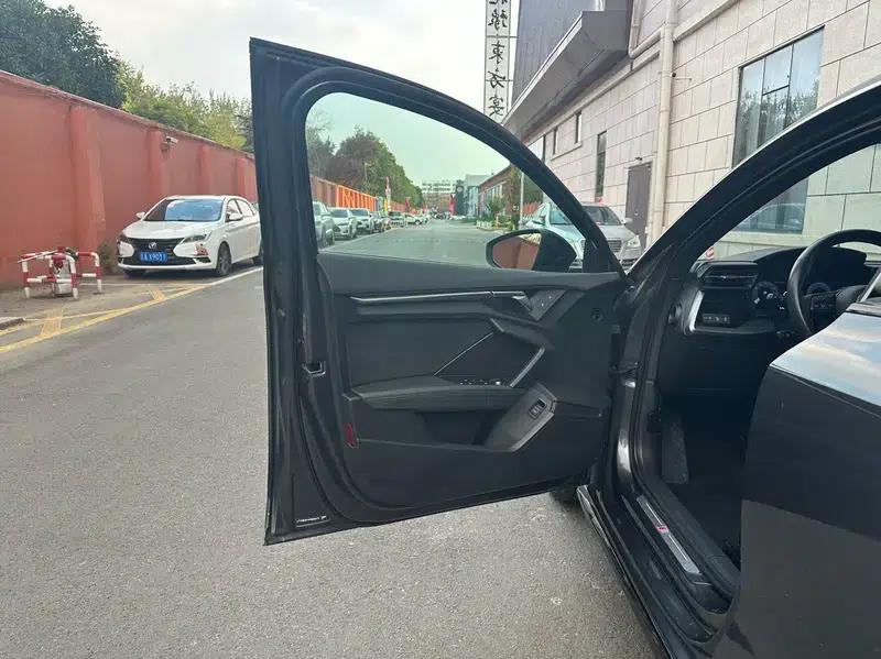 Audi A3 2023 Facelift Sportback 35 TFSI Fashion Sporty Model — миниатюра 21