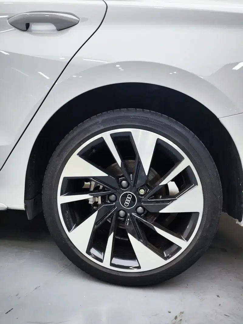 Audi A3 2023 Facelift A3L Limousine 35 TFSI Sporty Edition — миниатюра 7