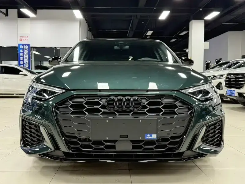 Audi A3 2023 Sportback 35 TFSI Fashion Sport — миниатюра 2
