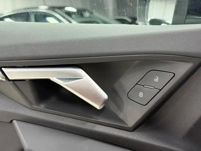 Audi A3 2023 Sportback 35 TFSI Fashion Sport — миниатюра 15
