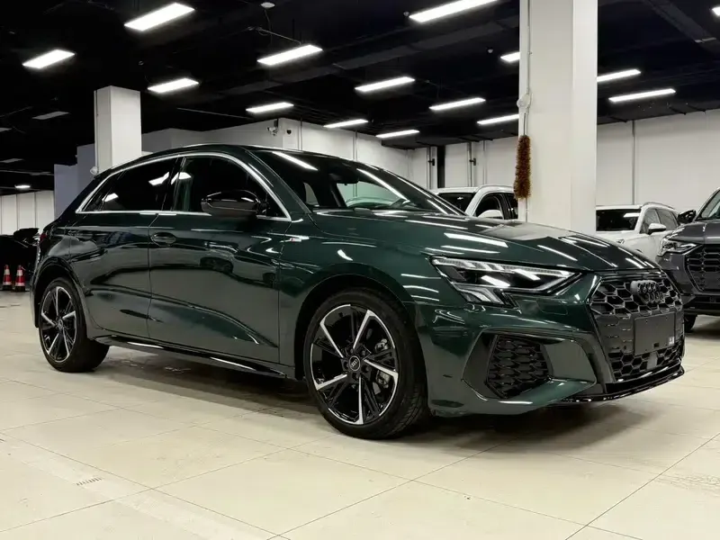 Audi A3 2023 Sportback 35 TFSI Fashion Sport — миниатюра 3