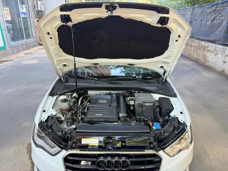 Audi A3 2016 Sportback 35 TFSI Leading Edition — миниатюра 8