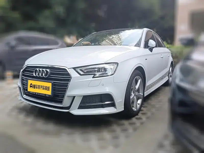 Audi A3 2018 30th Anniversary Edition Limousine 35 TFSI Fashion Model — миниатюра 1
