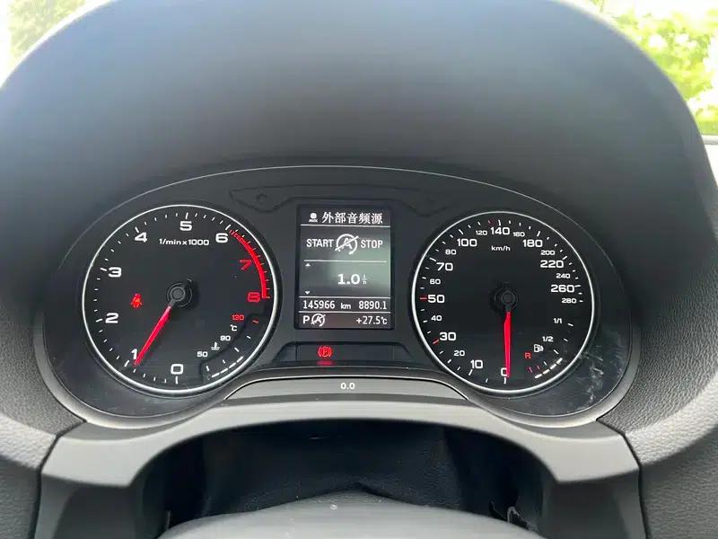 Audi A3 2014 Sportback 35 TFSI Automatic Comfort — миниатюра 12
