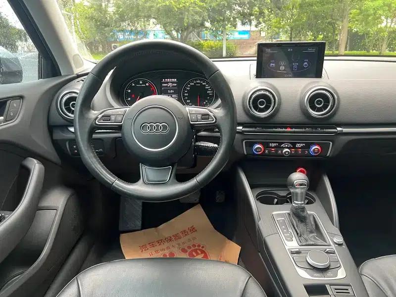 Audi A3 2014 Sportback 35 TFSI Automatic Comfort — миниатюра 13