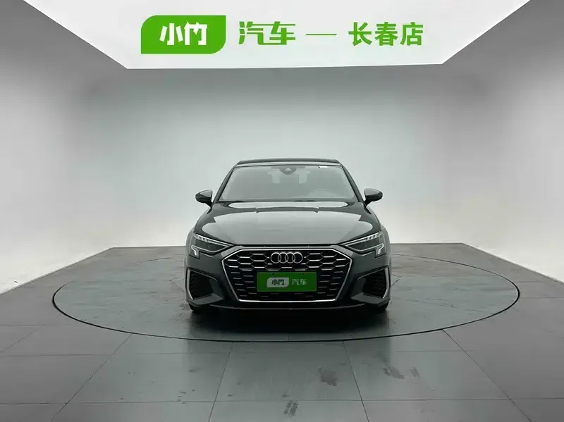 Audi A3 2023 Facelift Sportback 35 TFSI Luxury Sport — миниатюра 2