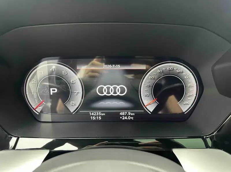 Audi A3 2023 Facelift Sportback 35 TFSI Luxury Sport — миниатюра 14