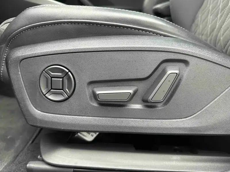 Audi A3 2023 Facelift Sportback 35 TFSI Luxury Sport — миниатюра 16