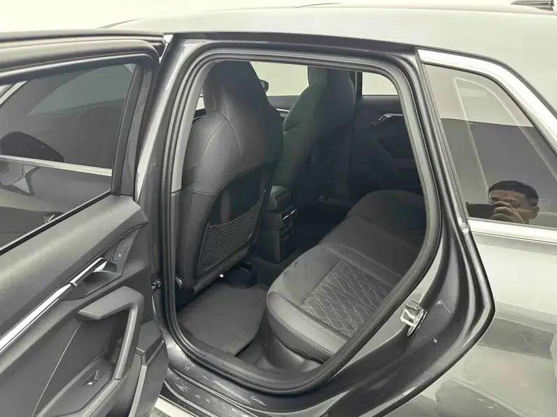 Audi A3 2023 Facelift Sportback 35 TFSI Luxury Sport — миниатюра 17