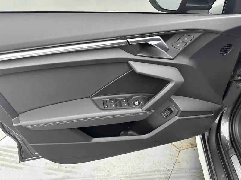 Audi A3 2023 Facelift Sportback 35 TFSI Luxury Sport — миниатюра 10