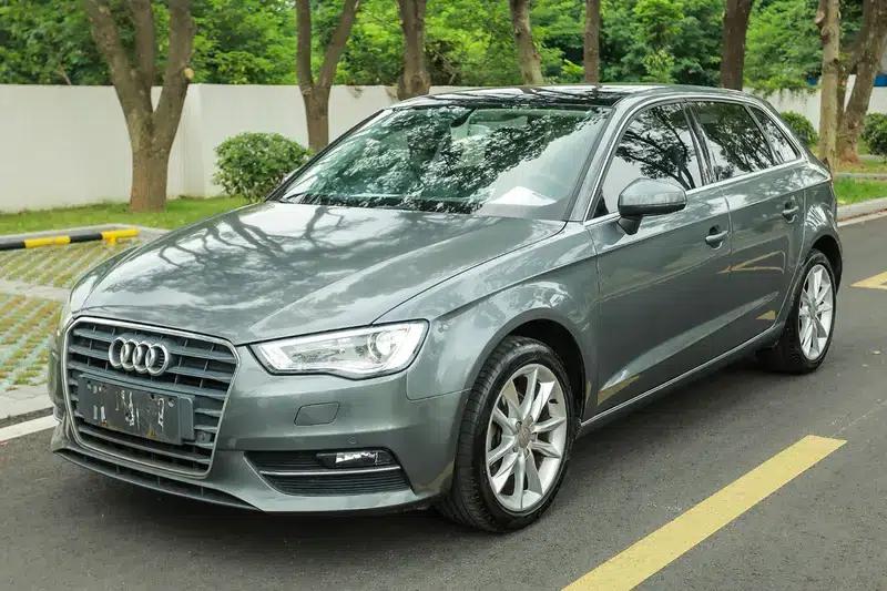 Audi A3 2015 Sportback 35 TFSI Millionth Anniversary Smart Edition — миниатюра 1