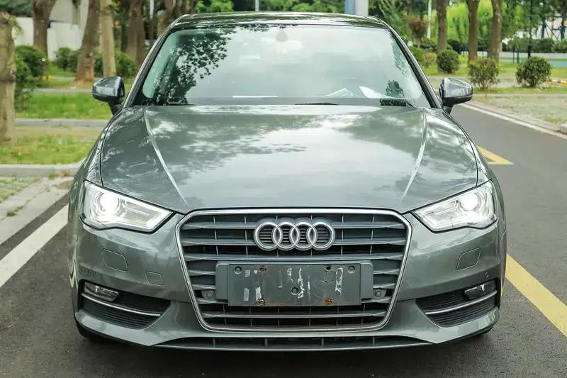 Audi A3 2015 Sportback 35 TFSI Millionth Anniversary Smart Edition — миниатюра 2