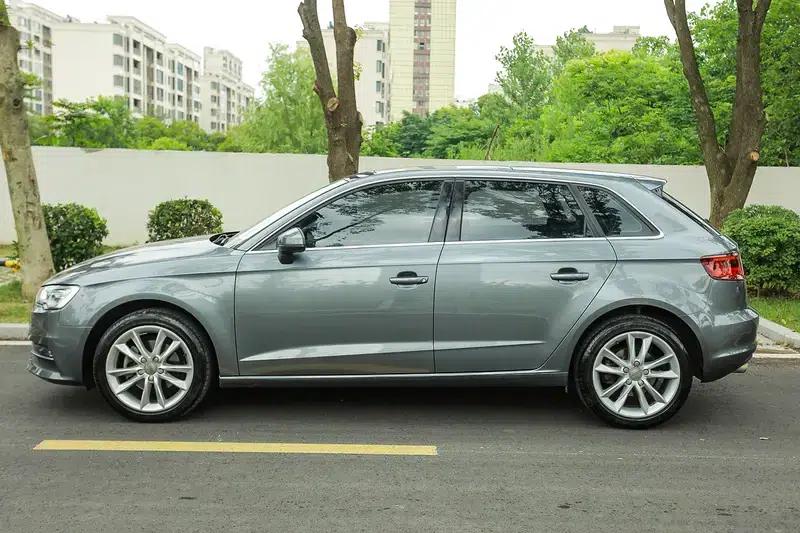 Audi A3 2015 Sportback 35 TFSI Millionth Anniversary Smart Edition — миниатюра 4